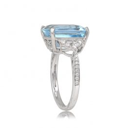 18k White Gold and Aquamarine Ring - Avenida Ring