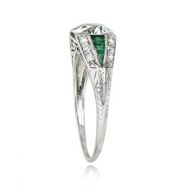 Emerald and Diamond Ring Alvor Ring Top Side View
