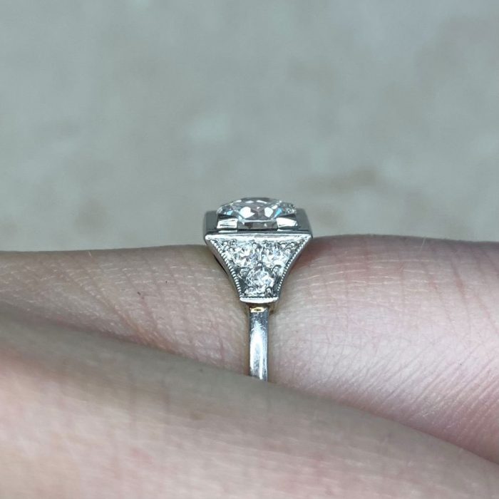 Diamond Accented Shoulders Platinum Mounting Diamond Engagement Ring 14374-F4