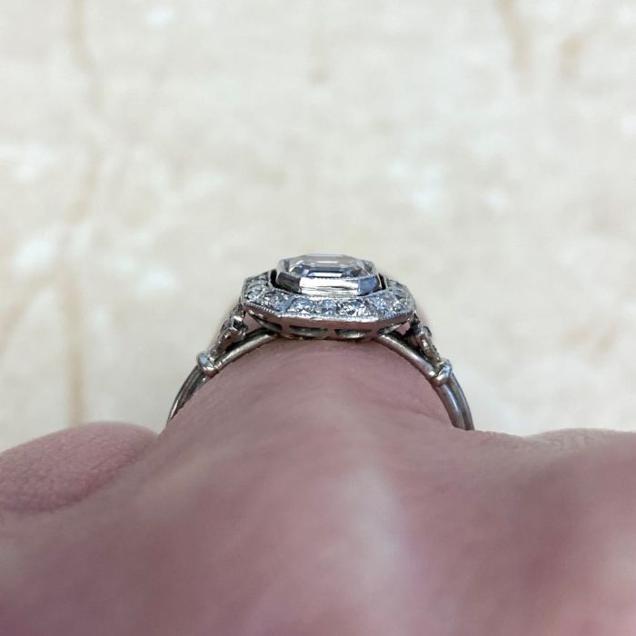 Asscher-Cut Diamond Halo Ring New York Ring F4